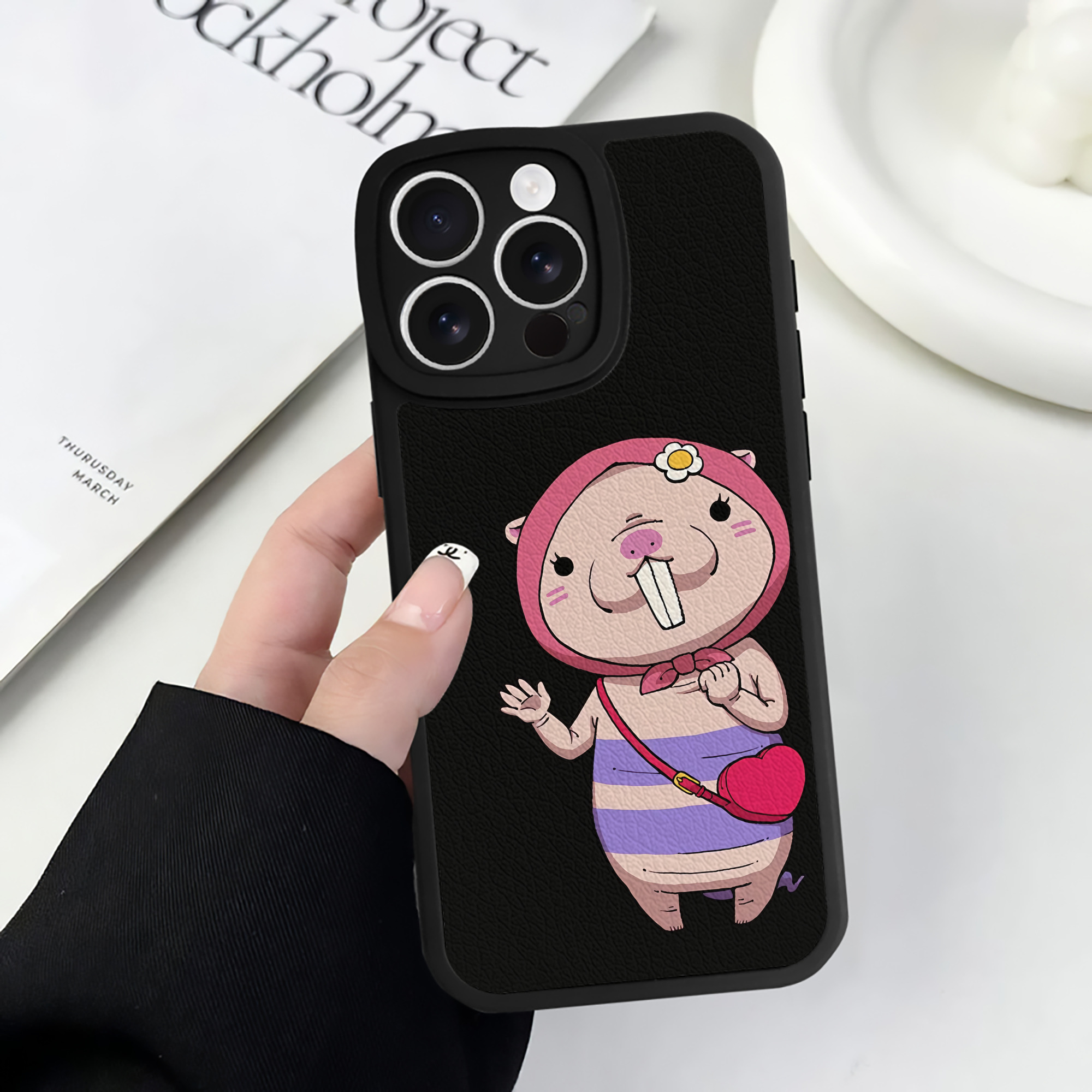 （画像用） 妖怪ウォッチ Yo-kai Watch 【iPhone 16シリーズ対応】シリコンスマホケース（レザー調） 材質：シリコン